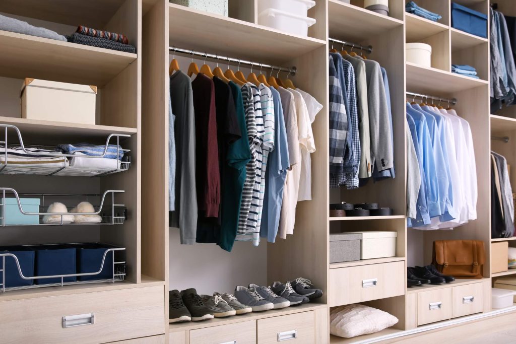 Recomendaciones para ordenar el vestidor de casa